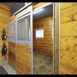 Modułowy zestaw do stajni dla koni Boczna wentylowana stajnia dla koni z przesuwanymi drzwiami Longlife